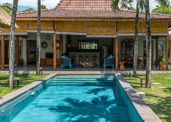 Palm Tree - Huge 4bd Center Villa Seminyak