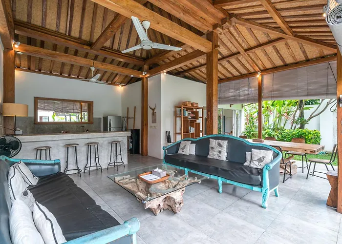 Villa Palm Tree - Huge 4bd Center Seminyak