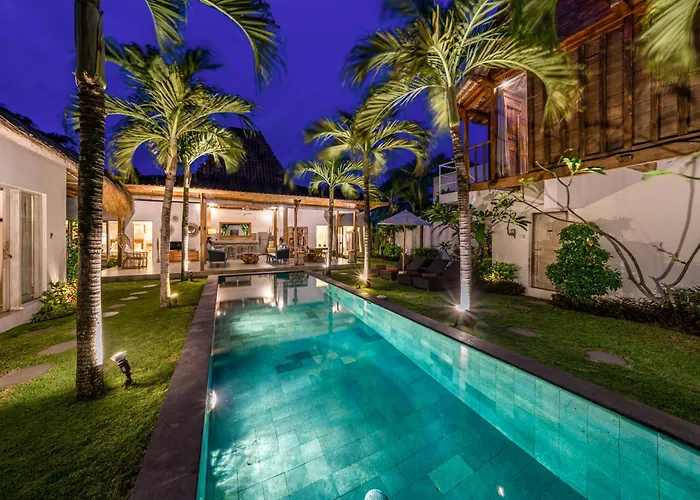 Villa Palm Tree - Huge 4bd Center Seminyak