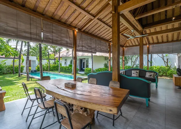 Palm Tree - Huge 4bd Center Villa *