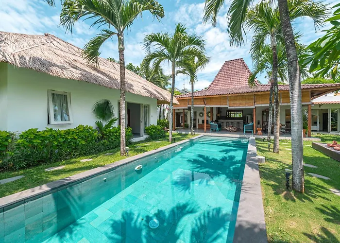 Palm Tree - Huge 4bd Center Villa *