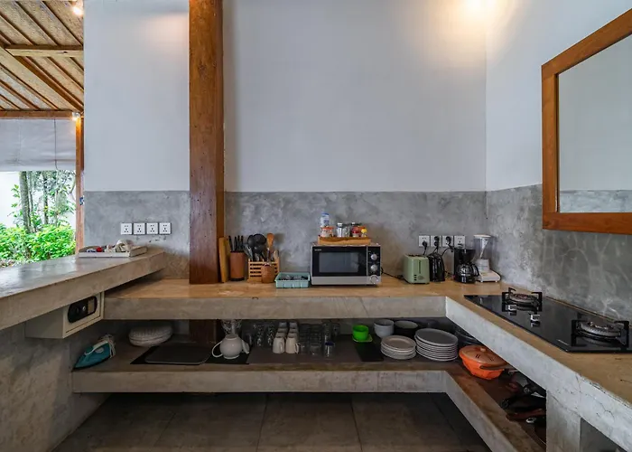 Palm Tree - Huge 4bd Center Seminyak