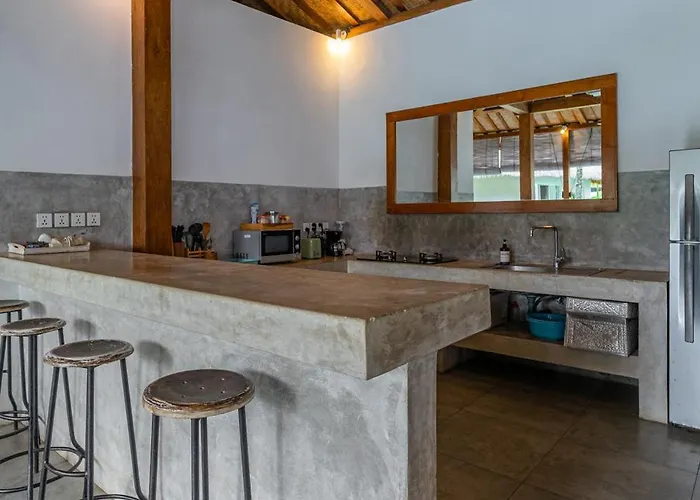 Villa Palm Tree - Huge 4bd Center Seminyak
